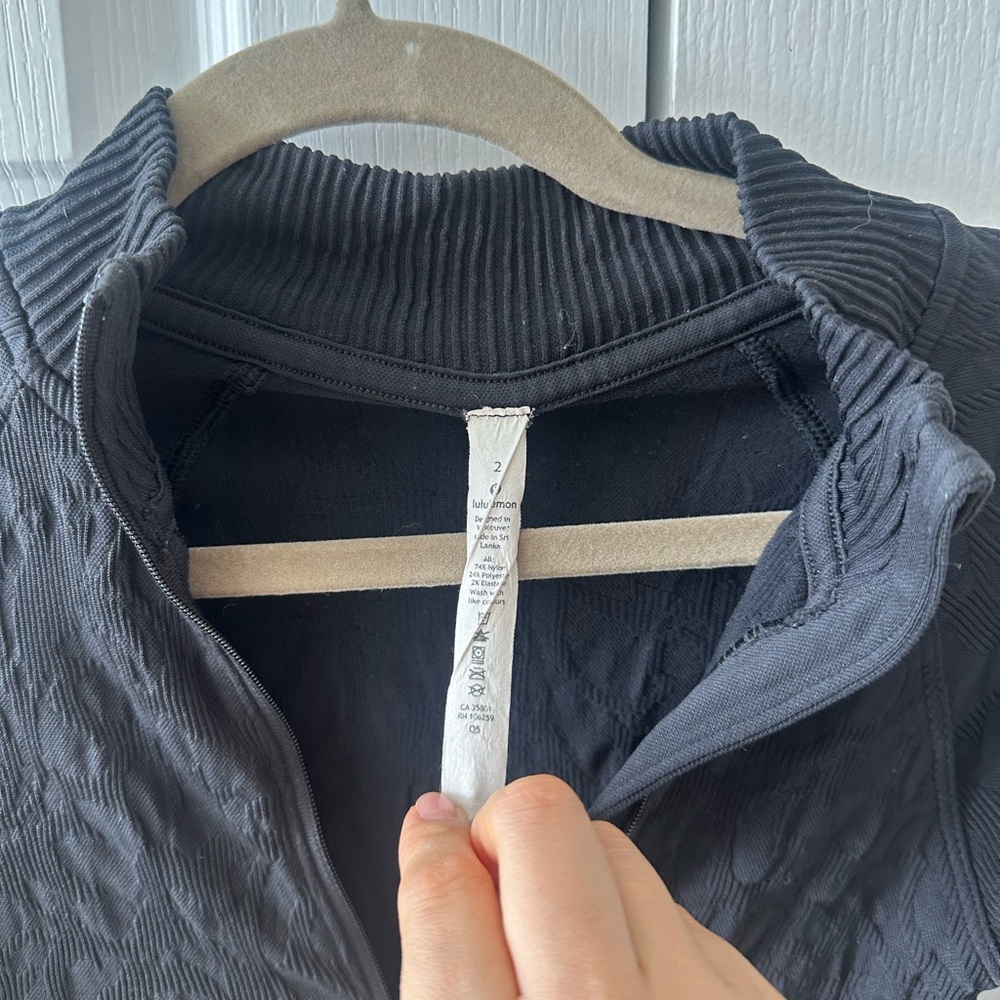 Lululemon Athletica Black Ribbed Jacket 2 - Picture 2 of 7